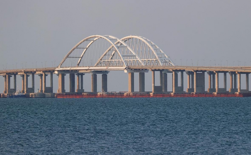 Водителям напомнили правила поведения при тревоге на Крымском мосту
